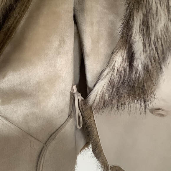 Faux fur Jacket - Picture 4 of 12